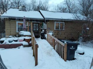 2064 Coloma Rd, Benton Harbor, MI 49022