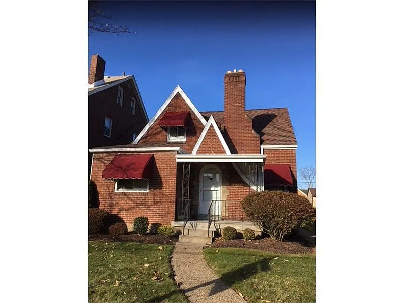 4510 Main St photo 1