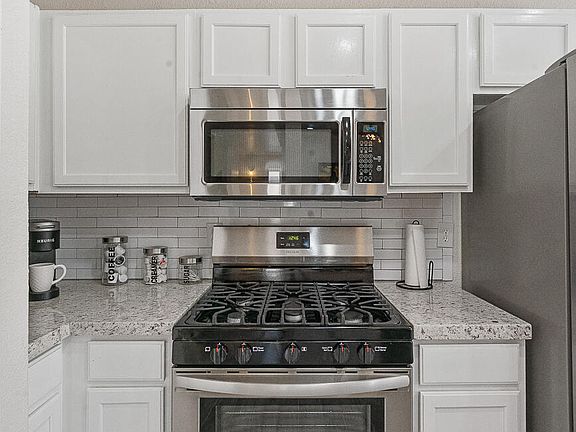 5th image of 4576 Robert Acosta Dr