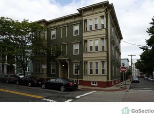 341 Columbia St #1R, Cambridge, MA 02141