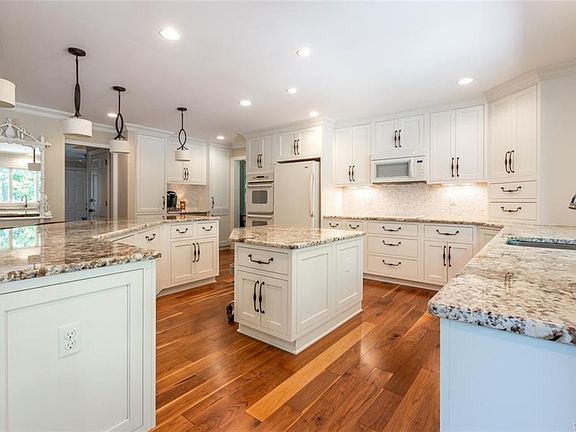 4th image of 172 Randwood Dr