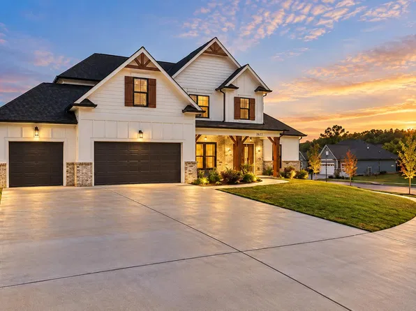 2622 Blue Skies Dr #24, Ooltewah, TN 37363