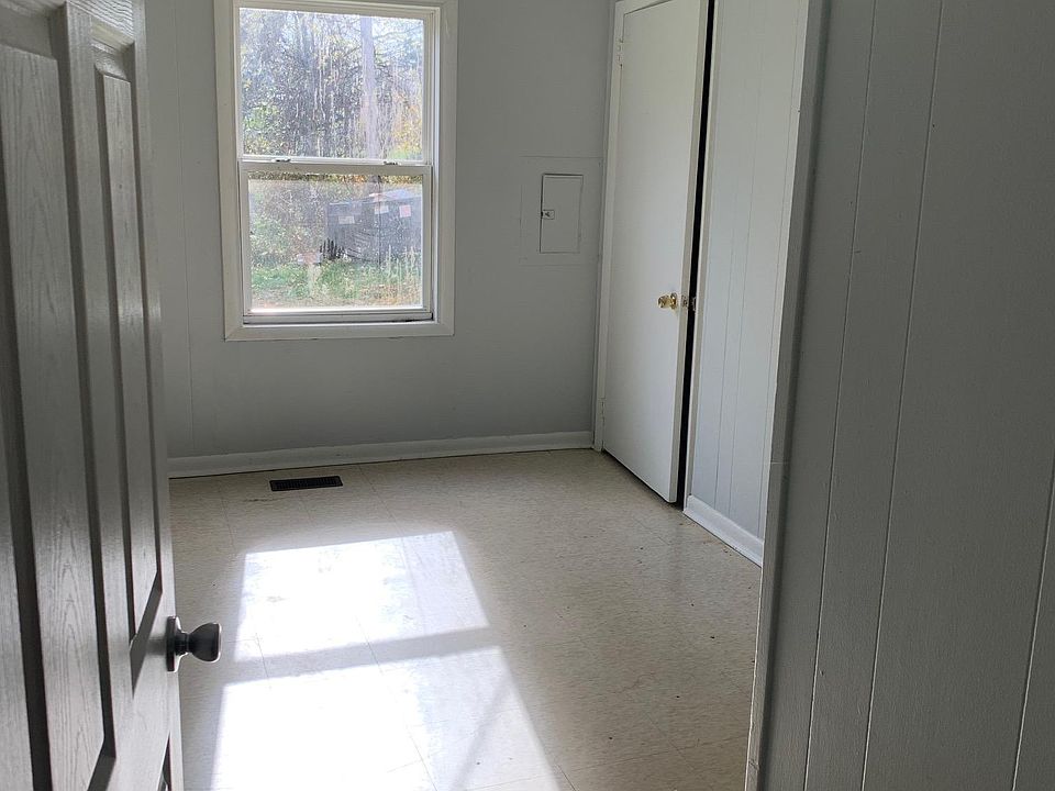 2nd image of 236 Old Bayview Rd #B