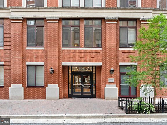 3rd image of 1201 N Garfield St APT 906