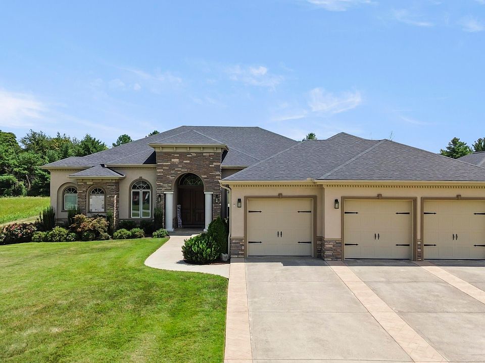 1st image of 247 Taylor Cir
