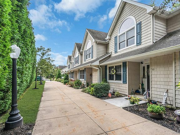 4th image of 176 Merrick Road #10