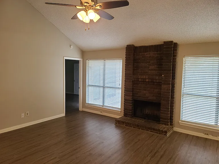 4735 Hollow Tree Dr — Photo 5