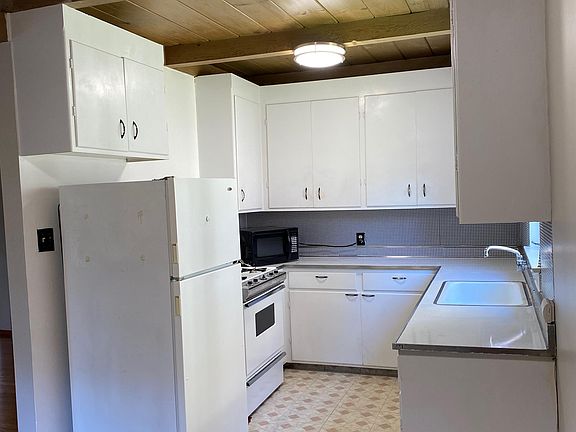 5th image of 556 El Camino Real #11