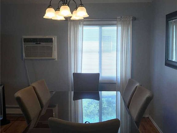 4th image of 15807 79th St #158-07