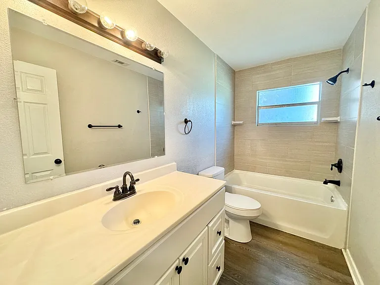 311 Avenue B SE — Photo 22