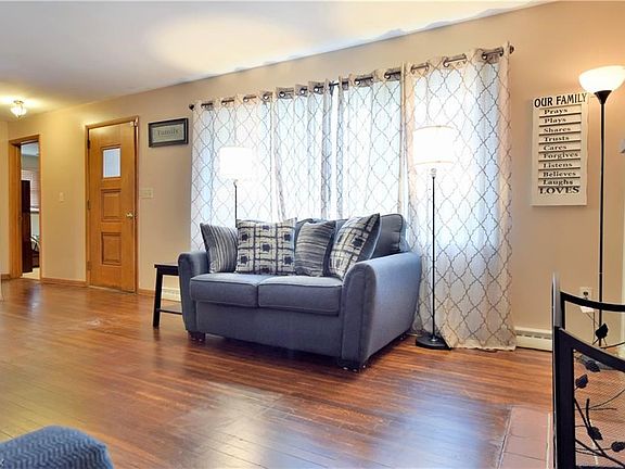 5th image of 2887 Beal St NW