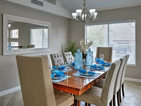 5th image of 279 Plaza Capri Ct