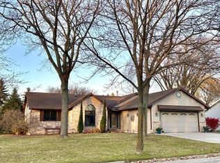 1500 Geneva Rd, Menasha, WI 54952