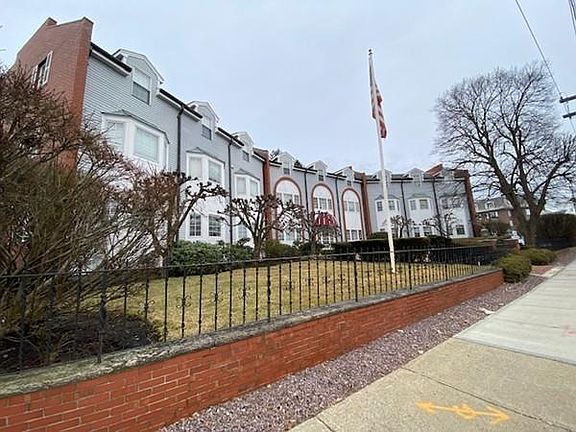 2nd image of 785 Washington St APT 101