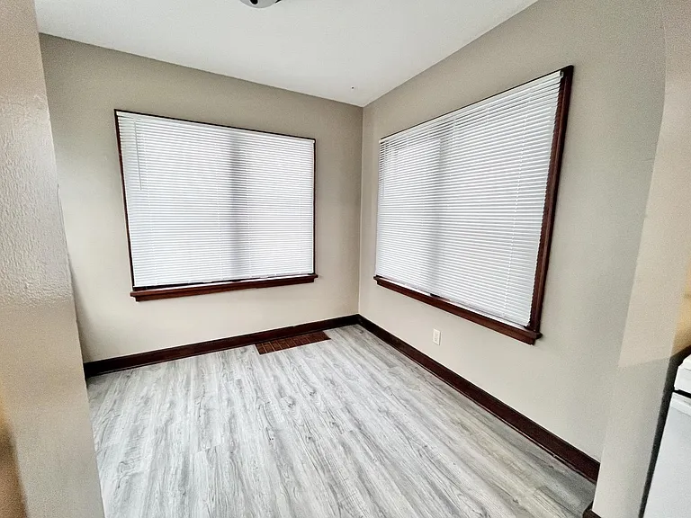 715 Flieth St — Photo 4