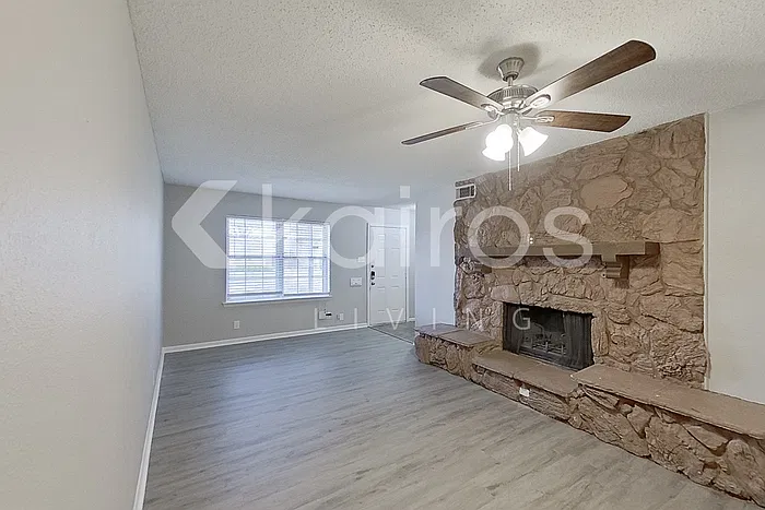 3 bed, 2.0 bath, 1500 sqft, $1,945 — Photo 4