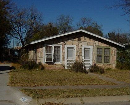 1st image of 416 W Avenue M