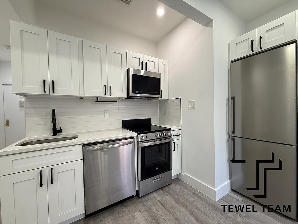 120 E 116th St #4A