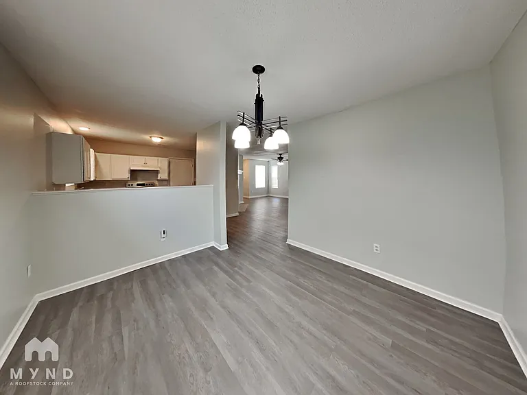 4828 Royal Run Dr — Photo 6