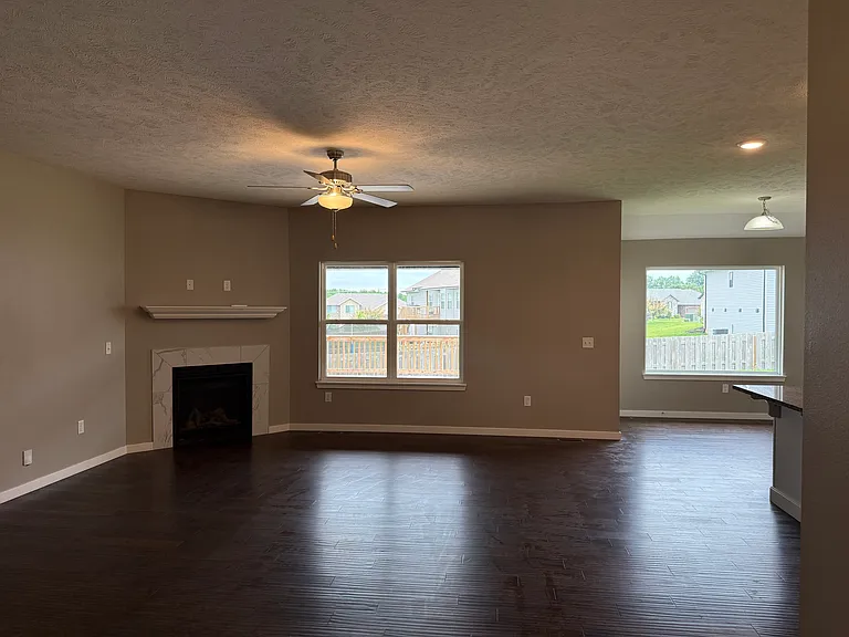 709 E Penzance Cir — Photo 11