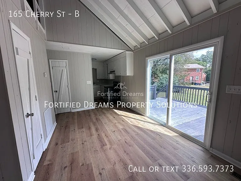 165 Cherry Ln #B — Photo 18