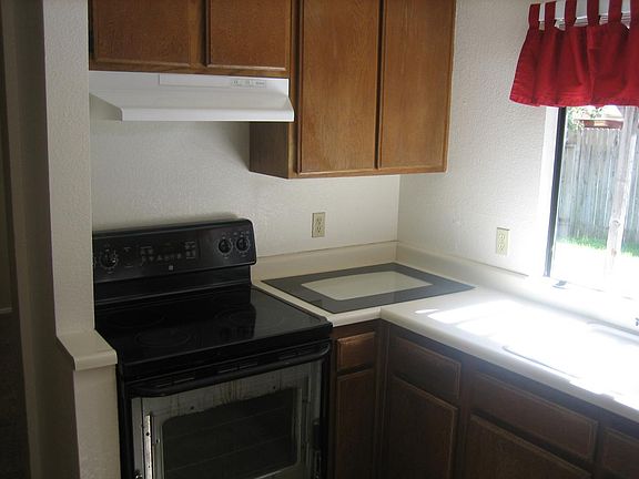2nd image of 3339 Zenobia Way