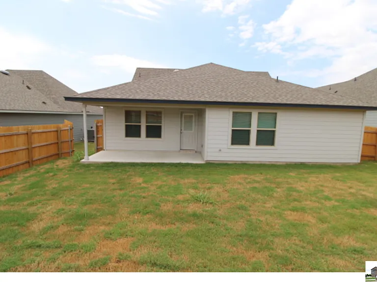 2466 Bee Creek Dr — Photo 16