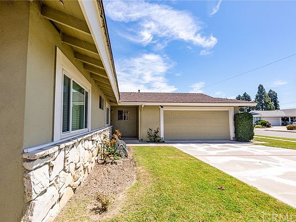 4th image of 6121 Acacia Ave