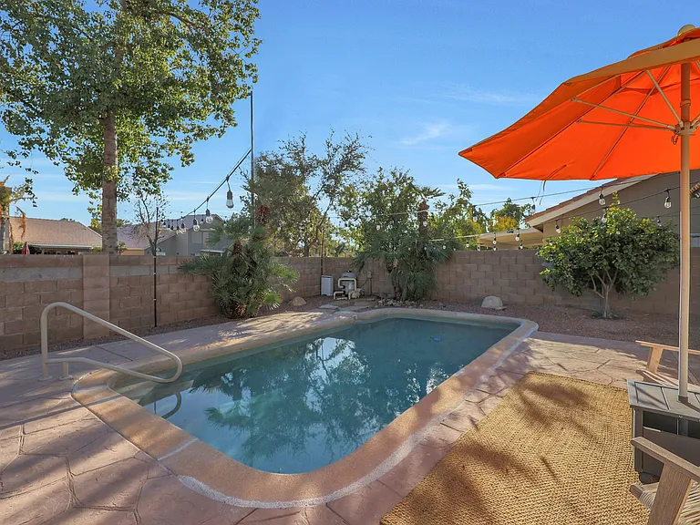 1325 E San Angelo Ave — Photo 18