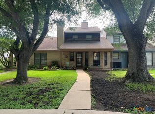 106 Maplewood Dr #B, Victoria, TX 77901