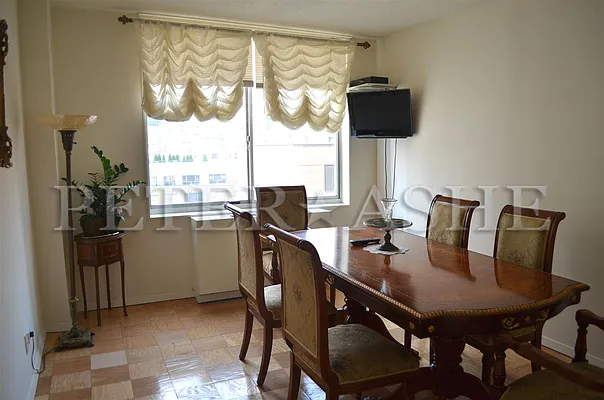 Rented by Peter Ashe | media 7