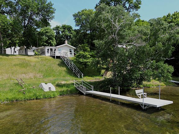 2nd image of 12264 Shorewood Beach Rd