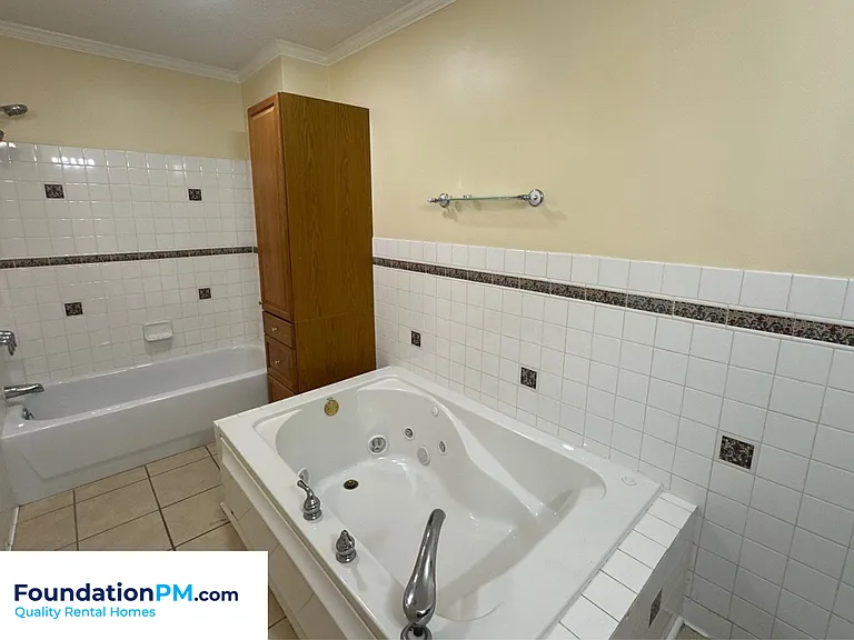 2621 Derbyshire Ave — Photo 17