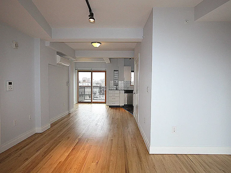 338 Grove St #4C — Photo 6