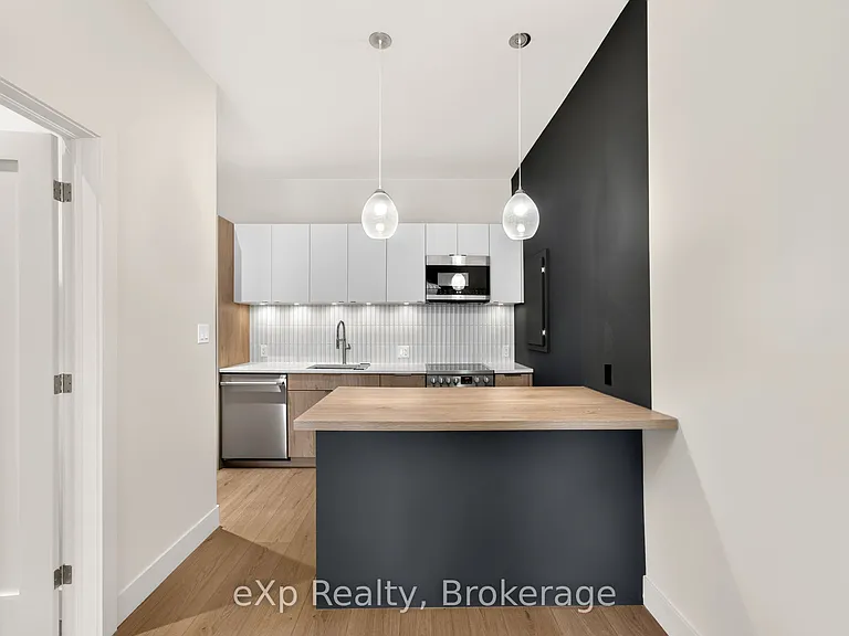 24 Wellington St #12 — Photo 10