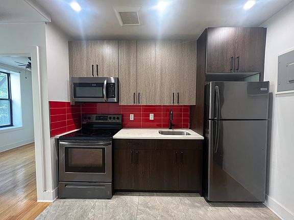 4th image of 279 Kosciuszko St #203