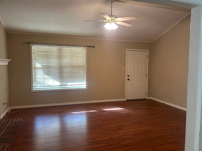 1812 Corley St — Photo 5