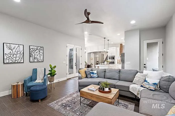 1267 E Spinnaker Ln — Photo 10