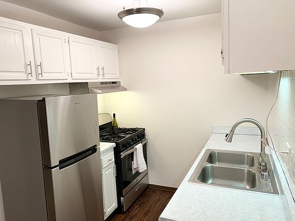 2nd image of 6143 W Howard Ave Unit 25