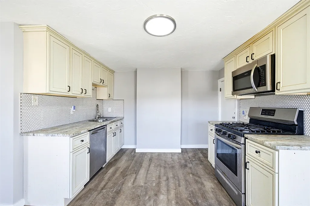 Studio, 1.0 bath, 99999 sqft, $1,850 — Photo 4