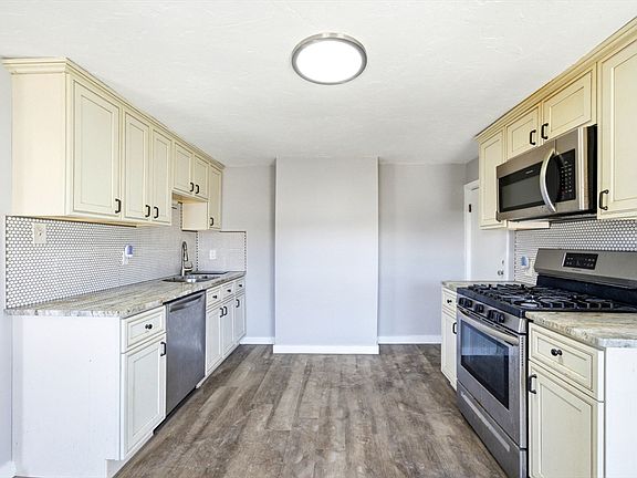 4th image of 29-31 Auburn St #1R