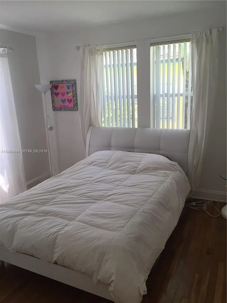 2 bed, 800 sqft, $2,800 — Photo 4