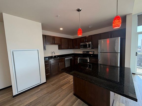 3rd image of 822 E Washington Ave APT 701