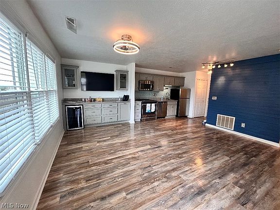 5th image of 5237 Lake Rd W APT 1011