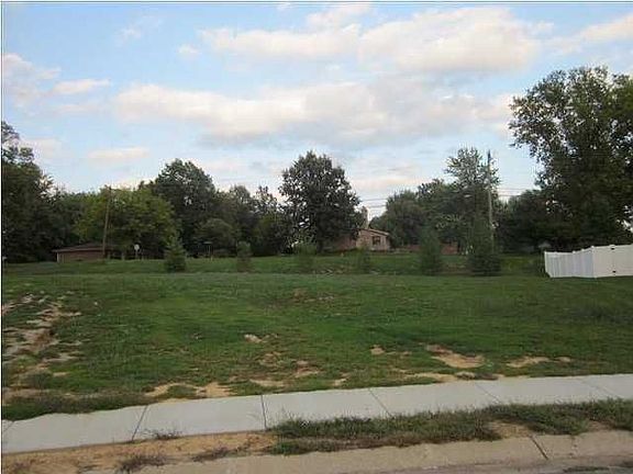 2nd image of 2323 Julianne Cir