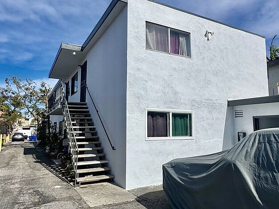 3rd image of 1322 W 227th St