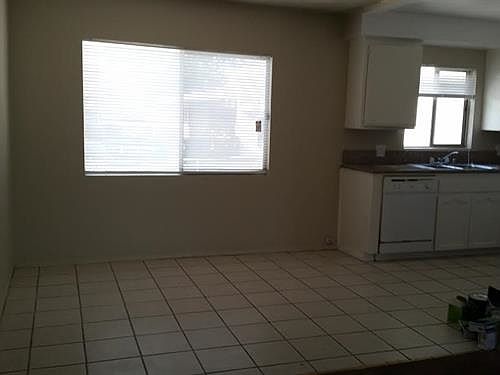 4th image of 517 Evergreen St APT 03
