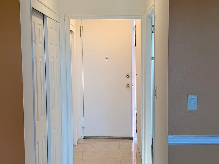 91 Strawberry Hill Ave #924 — Photo 8