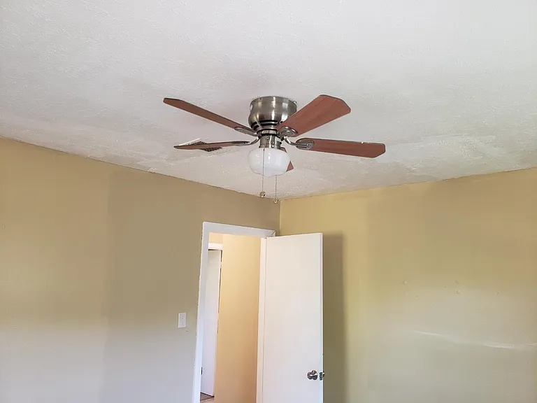 6513 Lake Forest Dr — Photo 4