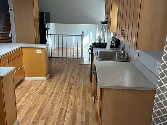 4th image of 8916 W Swarthmore Dr